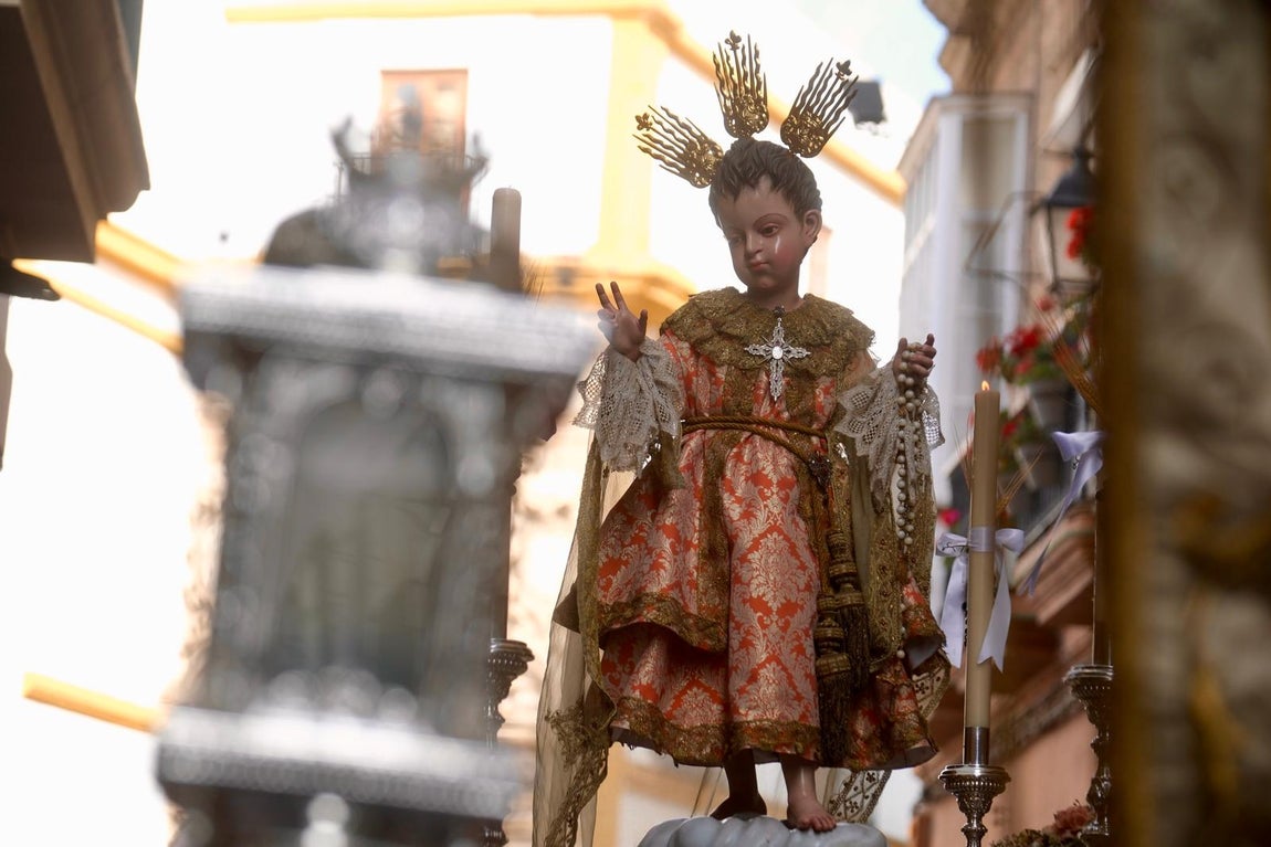 Traslado de imágenes para el Corpus de Cádiz