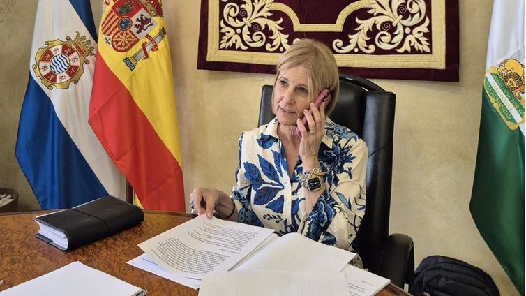 Endesa transmite por teléfono a la alcaldesa de Jerez las posibles soluciones a los cortes de luz en las Entidades Locales Autónomas