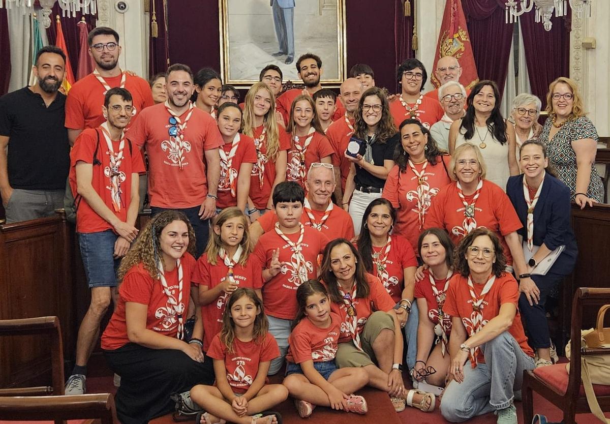 Acto conmemorativo del aniversario de los 50 años del Grupo Scout 278 María Auxiliadora en el Salón de Plenos del Ayuntamiento de Cádiz