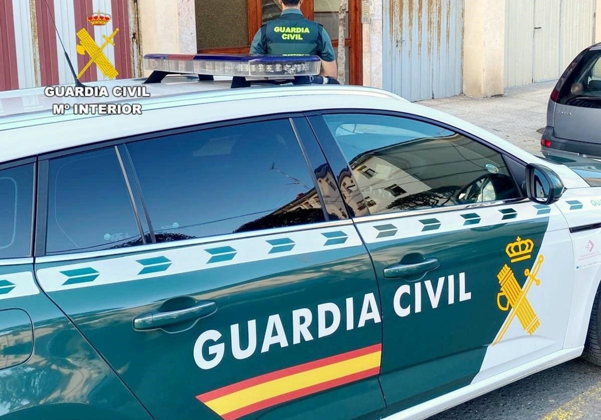 Roban un cordón de oro a una persona discapacitada en Los Barrios por el método del 'abrazo cariñoso'