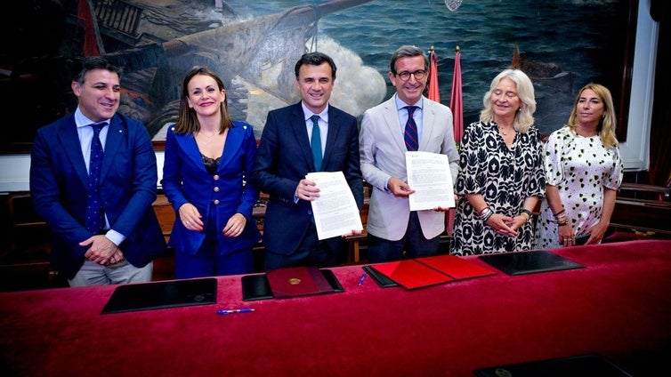 La Junta y el Ayuntamiento de Cádiz se alían para fortalecer las capacidades de la industria auxiliar naval