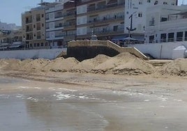 Una vecina de Chipiona denuncia el estado actual de esta playa de la localidad: «En plena temporada de verano...»