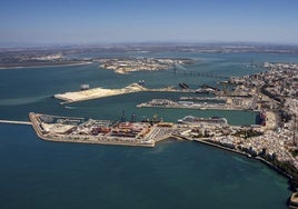 La Autoridad Portuaria invertirá más de un millón de euros en la mejora de varios espacios en la dársena de Cádiz