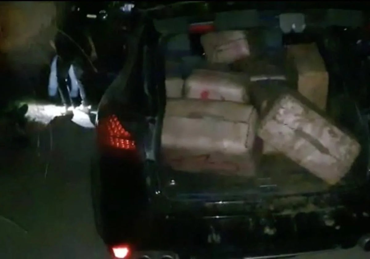 El TSJA rebaja en casi 10 años la condena por embestir a dos policías durante un alijo en Algeciras