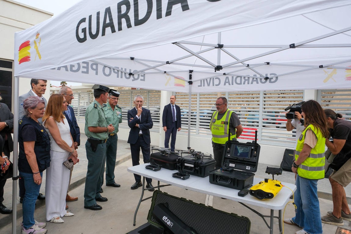 Fotos: Grande-Marlaska visita el puerto de Tarifa