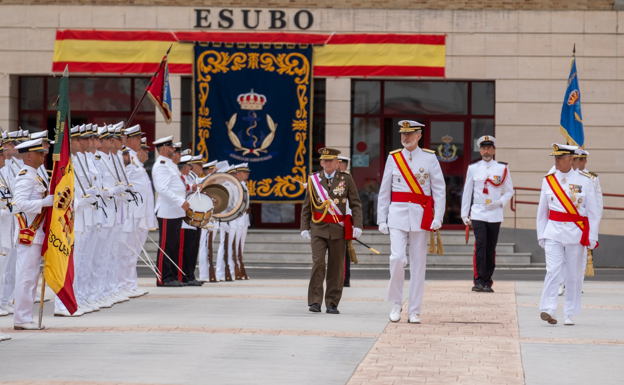 Felipe VI preside el acto de entrega de los Reales Despachos a los nuevos sargentos