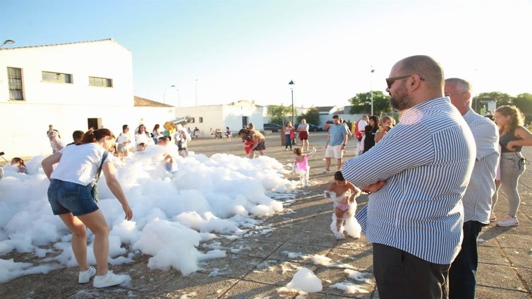 El poblado de Doña Blanca del Puerto celebra sus fiesta de verano con atracciones, música y fiesta del agua
