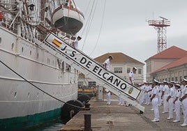 Elcano ya está en Marín y el jueves iniciará su regreso a Cádiz