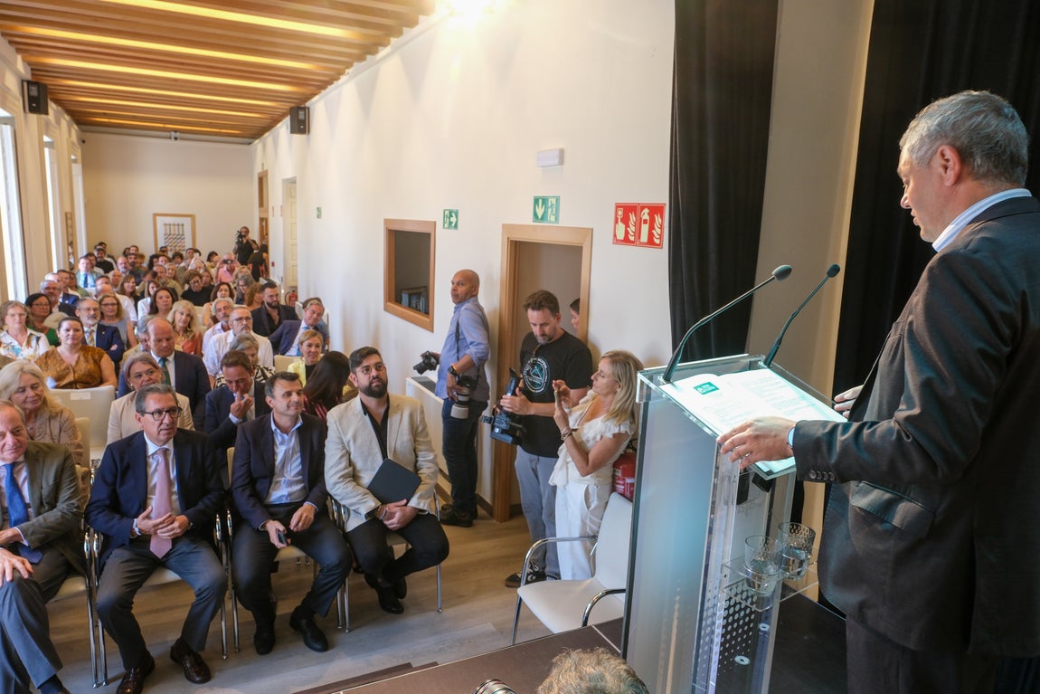 Las imágenes del acto de entrega del premio Gaditano de Adopción