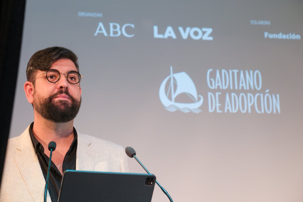 Las imágenes del acto de entrega del premio Gaditano de Adopción