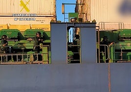 Interceptan un portacontenedores con más de una tonelada de cocaína en la Bahía de Cádiz que había sido asaltado por polizones