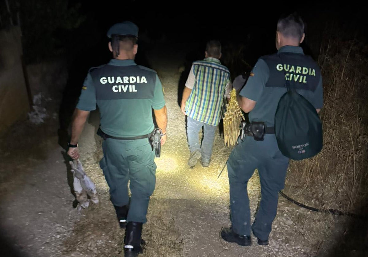 Un cazador furtivo reincidente es sorprendido utilizando lazos, prohibidos para la caza en Medina