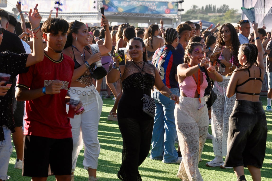 Fotos: Gran ambiente en la primera jornada del Puro Latino 2025
