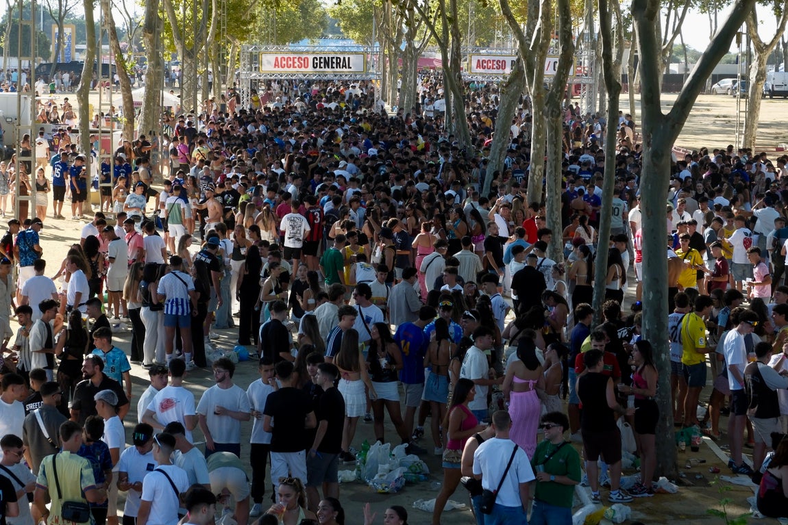 Fotos: Gran ambiente en la primera jornada del Puro Latino 2025