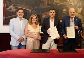 Ayuntamiento y Consejo Local renuevan el convenio para la subvención de las hermandades de Gloria