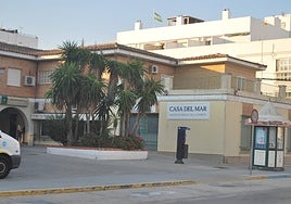 Agrede físicamente y verbalmente a una médica  tras exigir que le cambiara el tratamiento a un paciente en Barbate