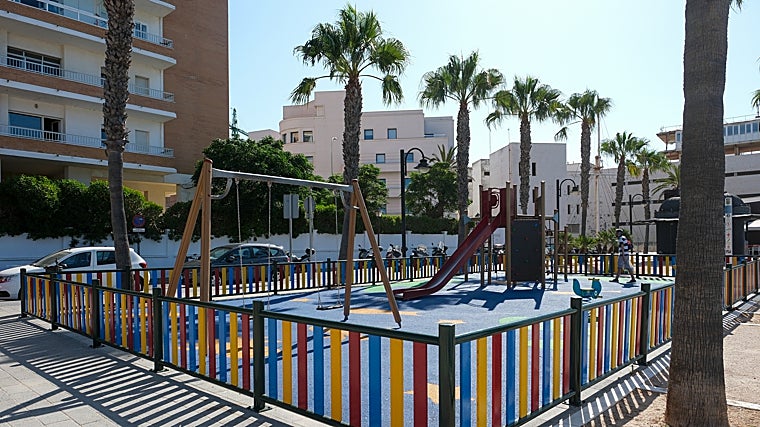 Parque infantil, en los alrededores de La Caleta.
