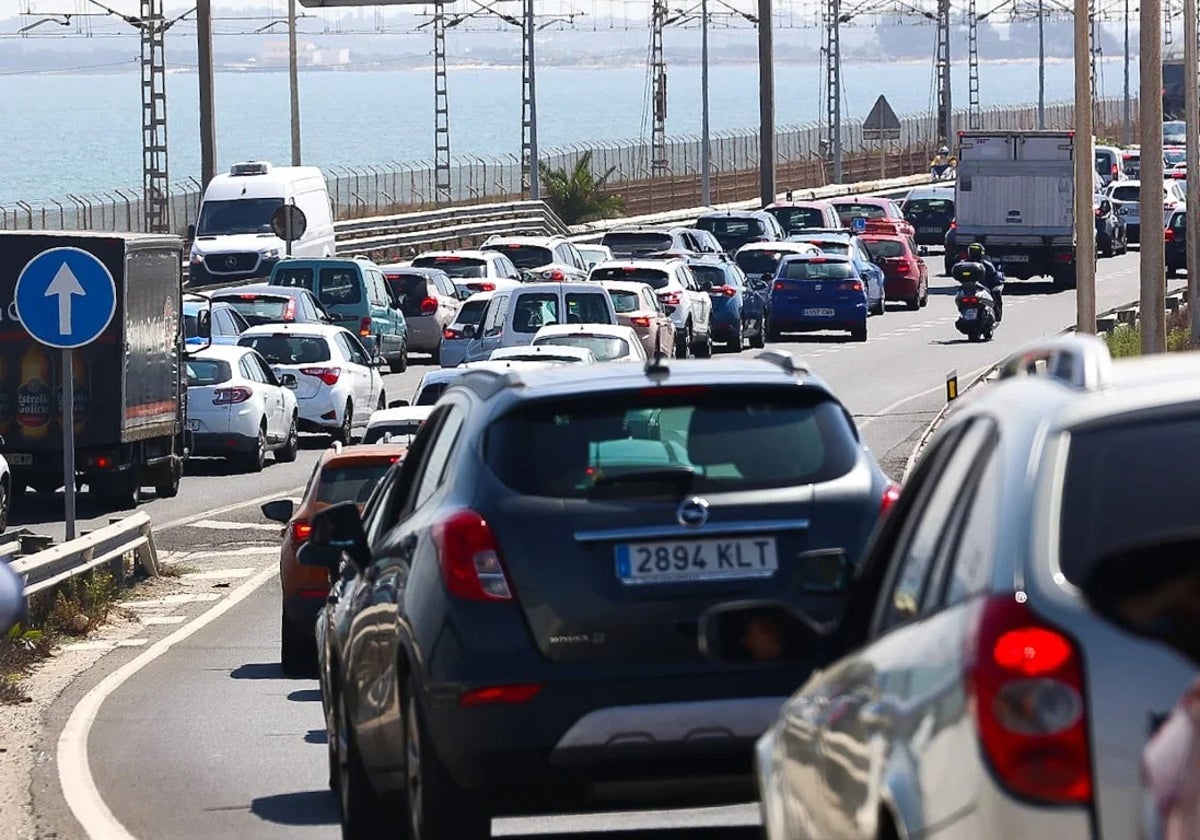 La DGT avisa a los conductores que van a salir de viaje este fin de semana: «Evite los días y las horas de mayor intensidad»