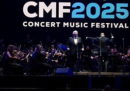 La voz de Plácido Domingo retumba en Chiclana