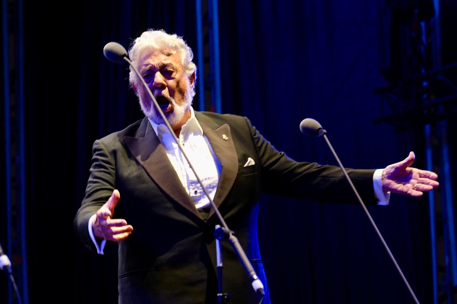 La voz de Plácido Domingo retumba en Chiclana