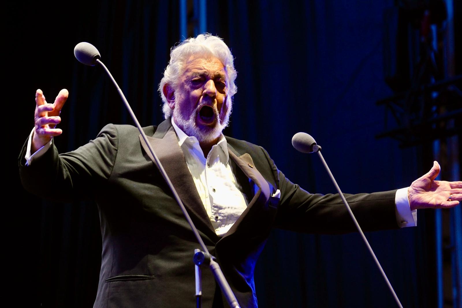 La voz de Plácido Domingo retumba en Chiclana
