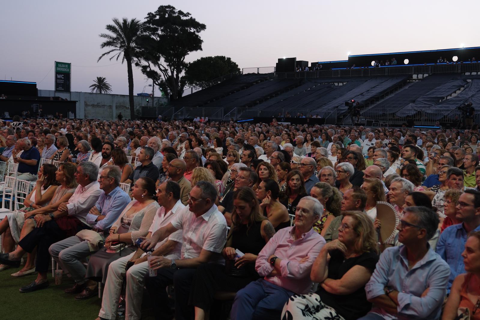 La voz de Plácido Domingo retumba en Chiclana
