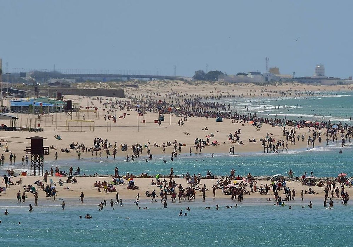 Cádiz se salva este lunes de los avisos de la Aemet por la ola de calor