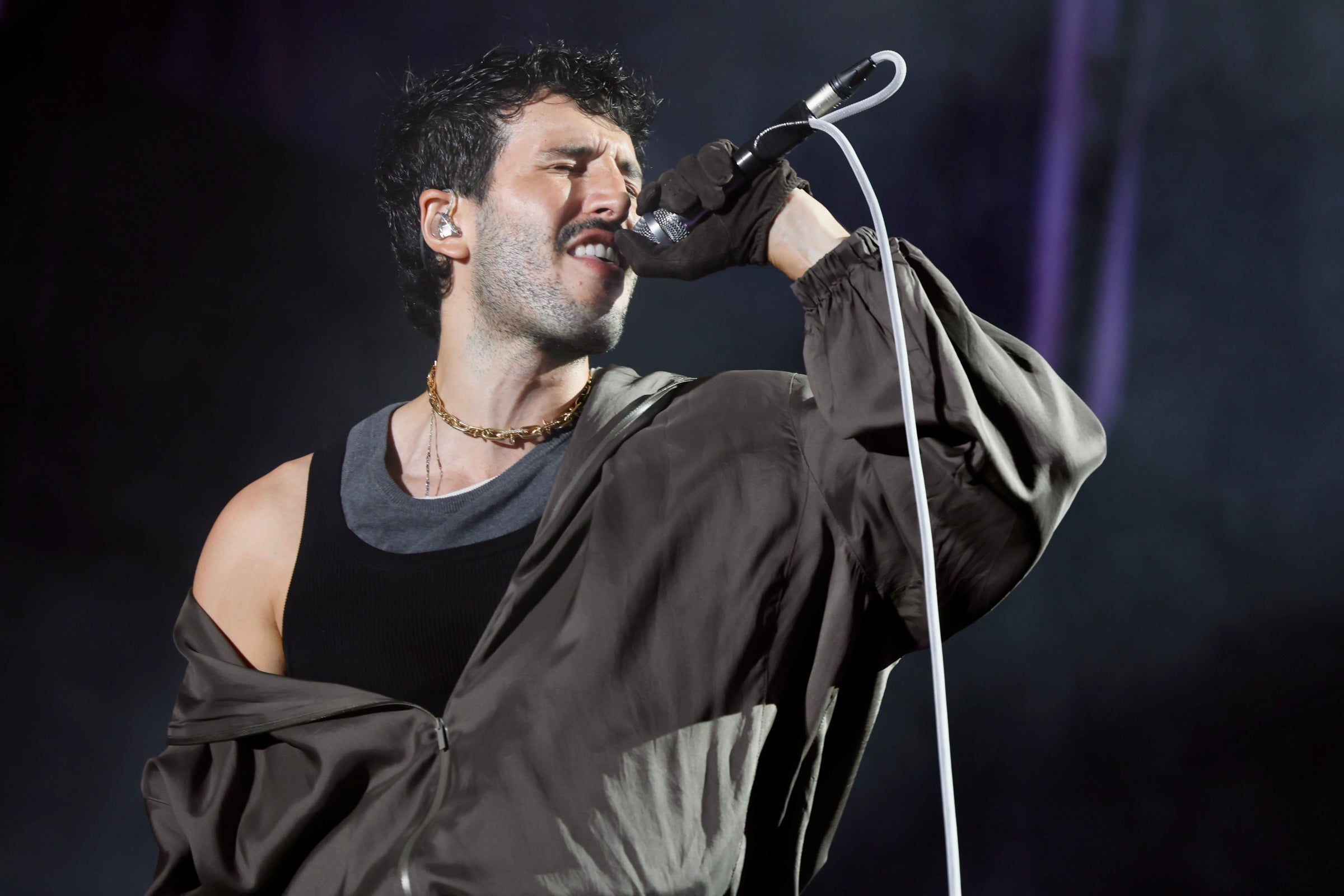 Sebastián Yatra, ritmo y romance frente al mar en Concert Music Festival