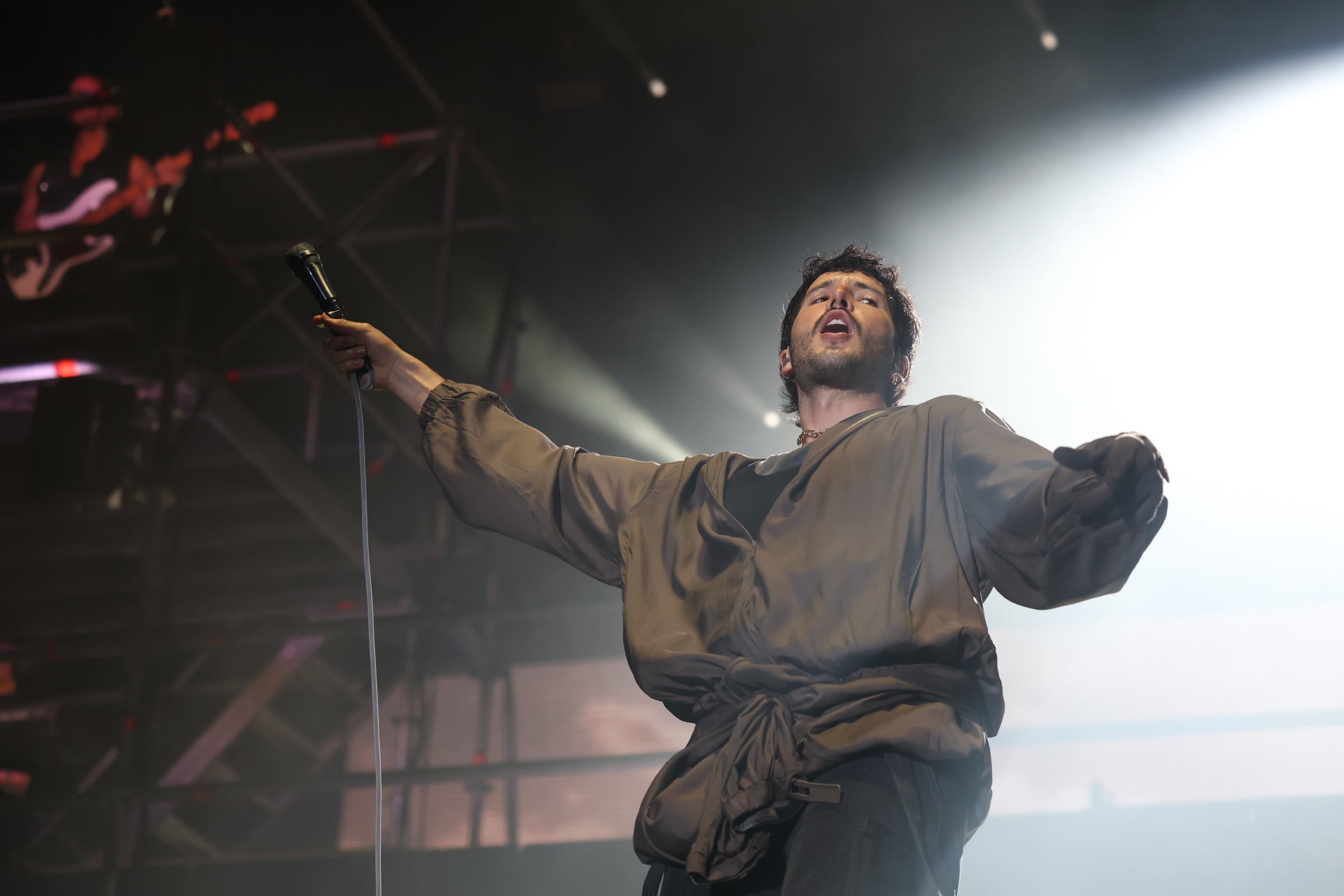 Sebastián Yatra, ritmo y romance frente al mar en Concert Music Festival