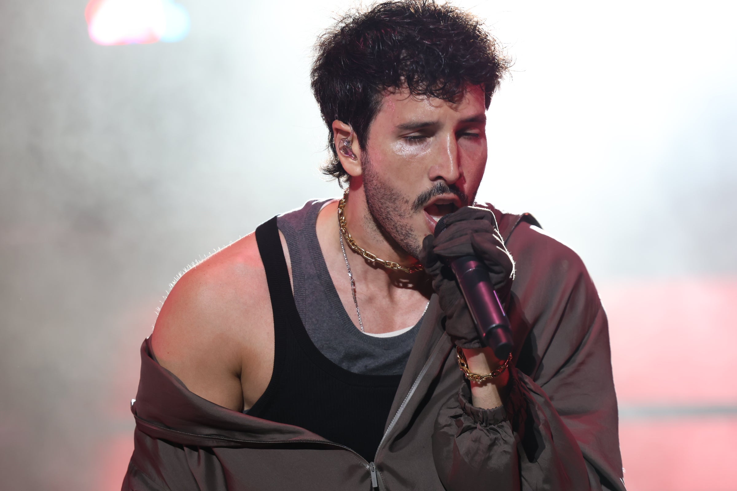 Sebastián Yatra, ritmo y romance frente al mar en Concert Music Festival