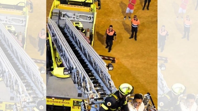 Se estropea el ascensor de la Plaza de Toros de El Puerto y tienen que venir los bomberos para bajar a los asistentes: «Vaya faena después de ver a Morante»