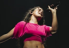 Amaia en plena actuación en Concert Music Festival