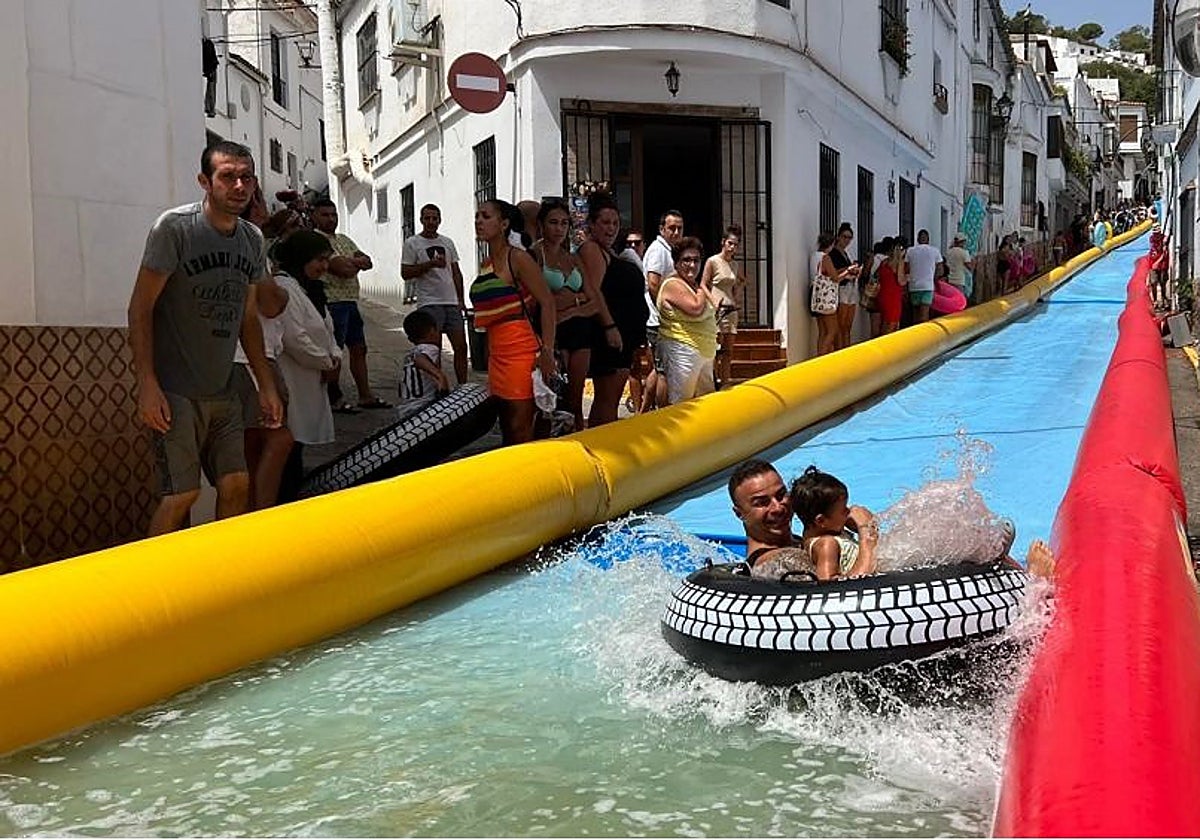 La Feria de Jimena: diversión y un tobogán gigante de agua te esperan este agosto