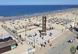 Un bañista muere en la playa de las Tres Piedras en Chipiona