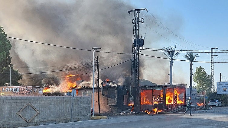 Arde la Venta López en Chiclana