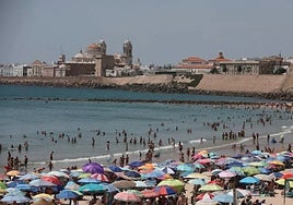 Aemet activa la alerta naranja en Cádiz: estos son los pueblos en los que hará más calor y las peores horas