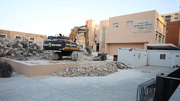 Las Esclavas ultima los trabajos por el derrumbe de su iglesia que ya cuenta con un nuevo proyecto