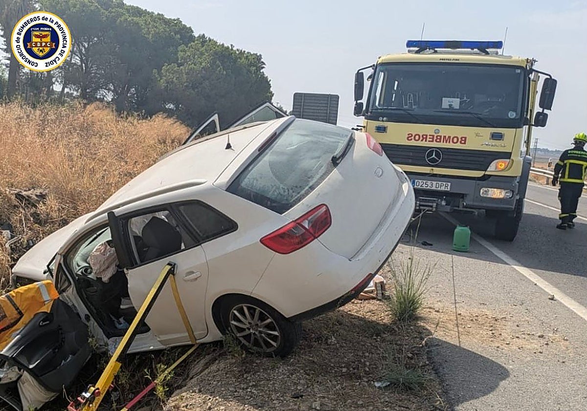 Herido tras sufrir un accidente de tráfico en la carretera A-2001.