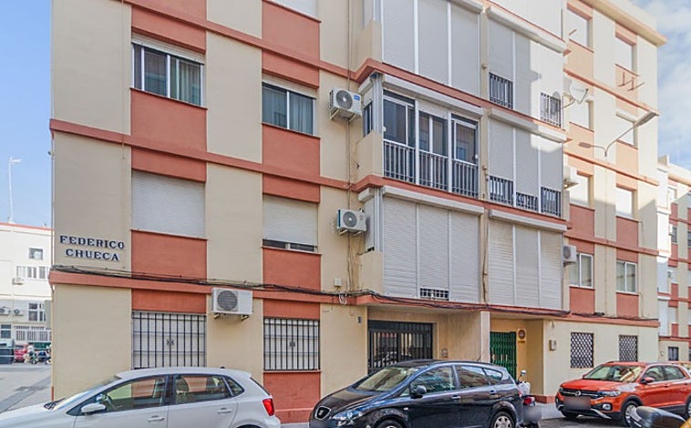 Imagen principal - Algunas de las dependencias y plano del inmueble