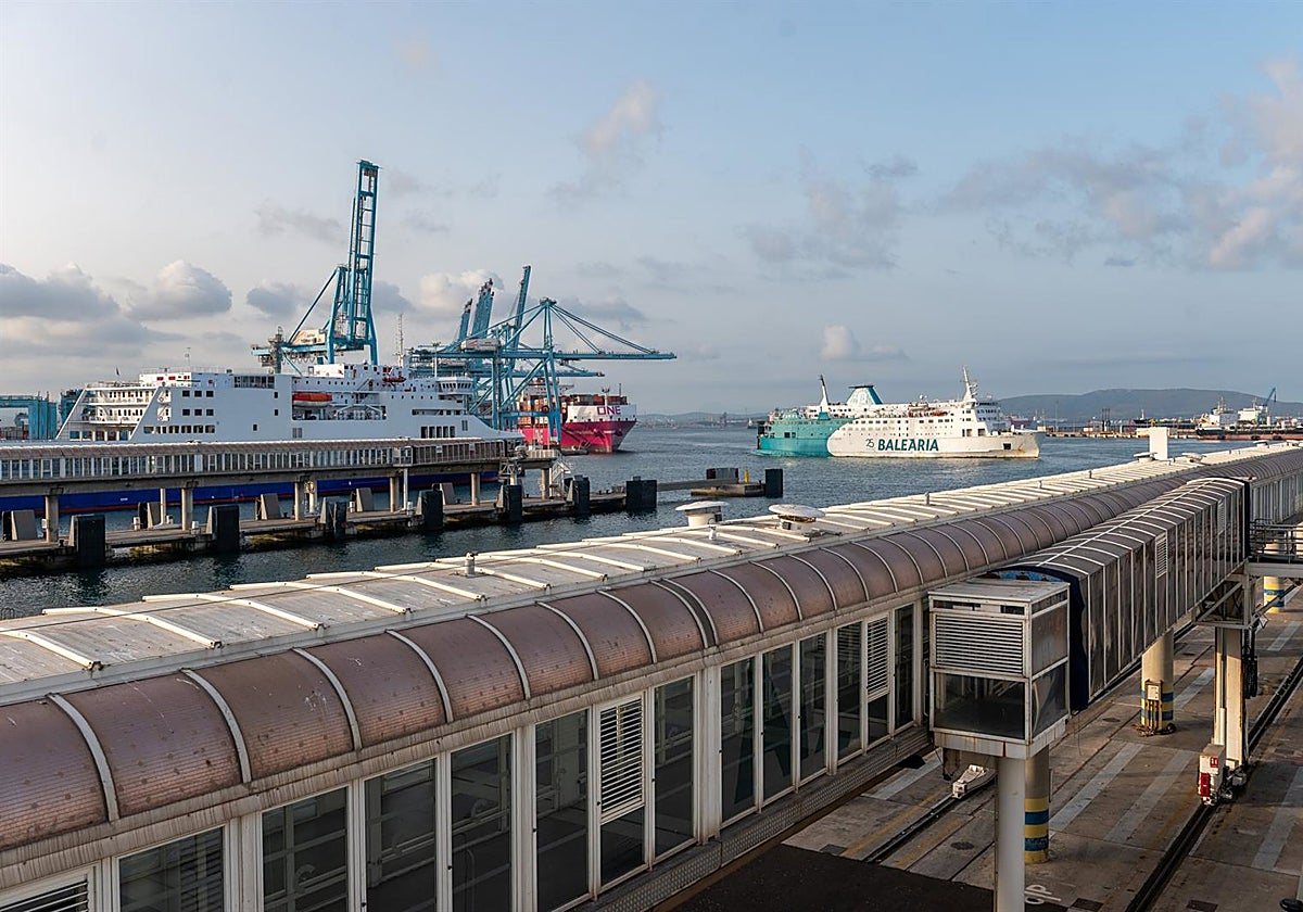 Algeciras y Tarifa superan por primera vez los 3,2 millones de pasajeros en los primeros siete meses