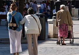 La soledad no deseada, la «enfermedad silenciosa» que Cádiz intenta combatir: «Vivo con mis hijos, pero me siento sola»
