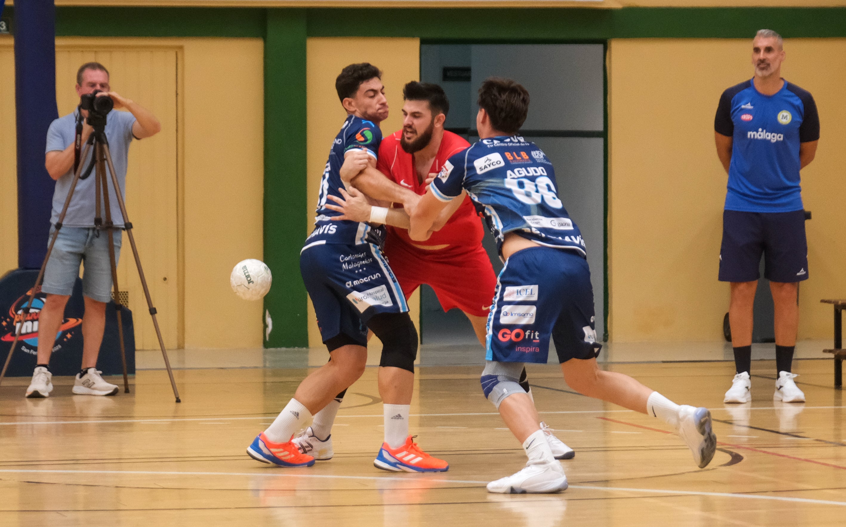 Fotos: Homenaje a Miguel Ángel González Gómez en San Fernando