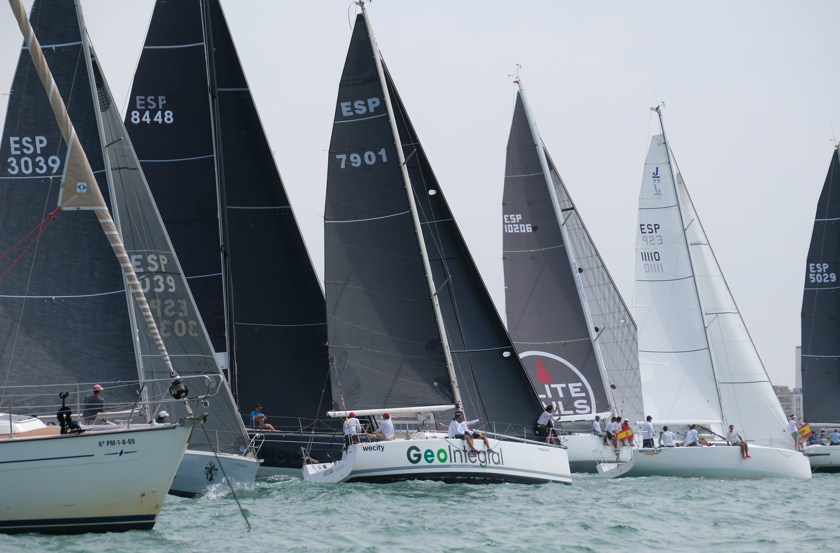 FOTOS: El Brujo de Federico Linares, campeón absoluto de la LIV Semana Náutica de El Puerto