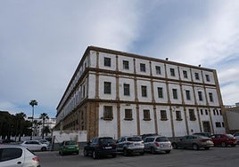 El Ayuntamiento de Cádiz busca una solución para los abonados del parking de Valcárcel ante el inicio de las obras