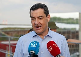 Juanma Moreno pide información sobre el derribo de la Verja: «Nunca vamos a dejar de reivindicar la soberanía española del Peñón»