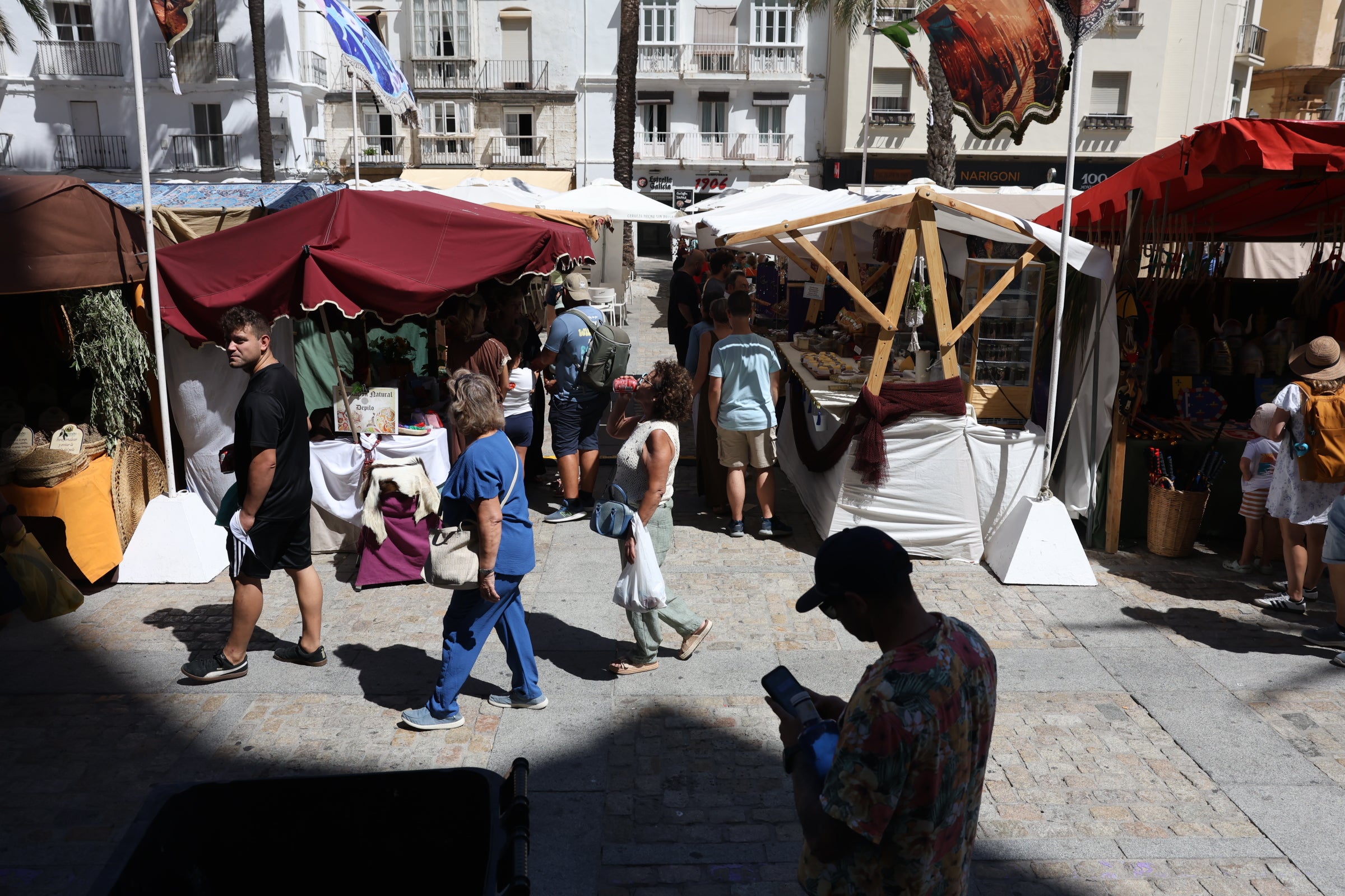 Gran ambiente en la segunda jornada del Mercado Andalusí en Cádiz