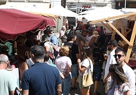 Gran ambiente en la segunda jornada del Mercado Andalusí en Cádiz