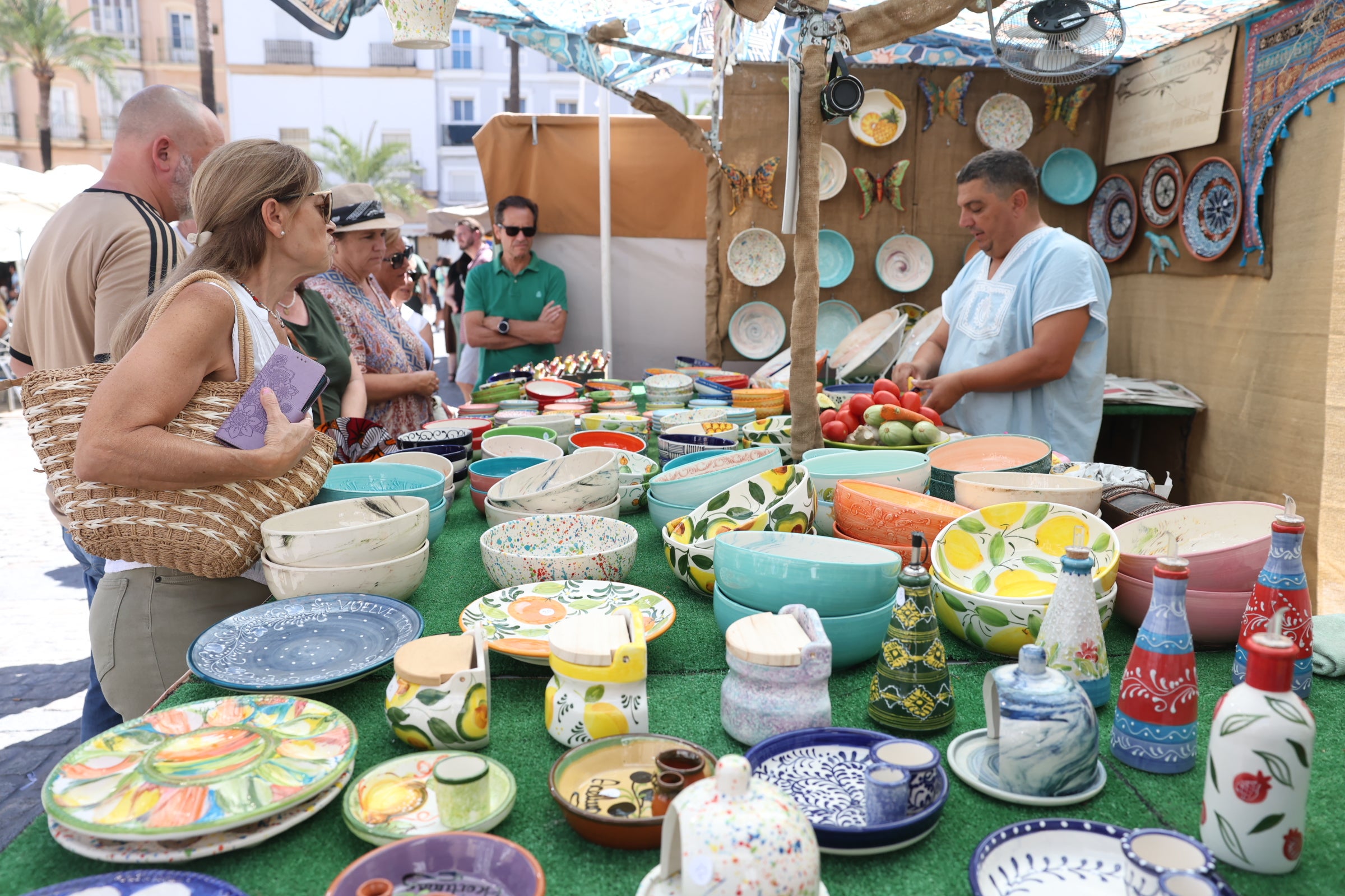 Gran ambiente en la segunda jornada del Mercado Andalusí en Cádiz