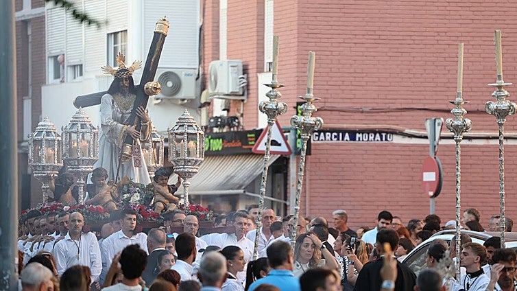 Fotos: Jesús Nazareno peregrina hacia la la Parroquia Nuestra Señora de Loreto