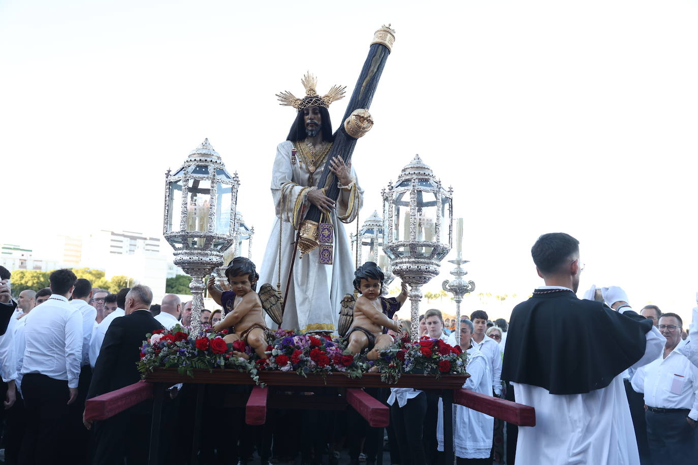 Fotos: Jesús Nazareno peregrina hacia la la Parroquia Nuestra Señora de Loreto